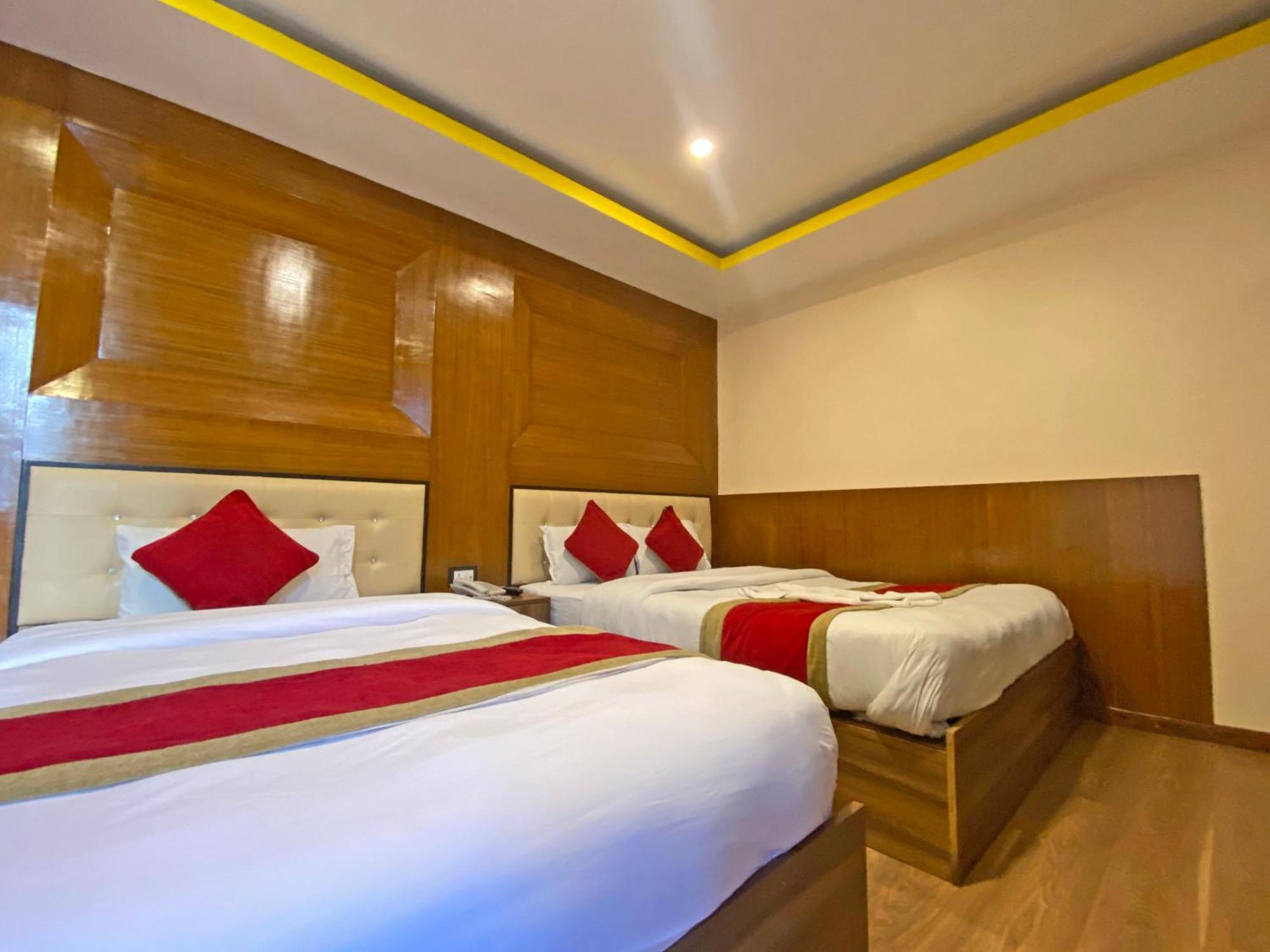Hotel Airport Holiday Катманду Экстерьер фото