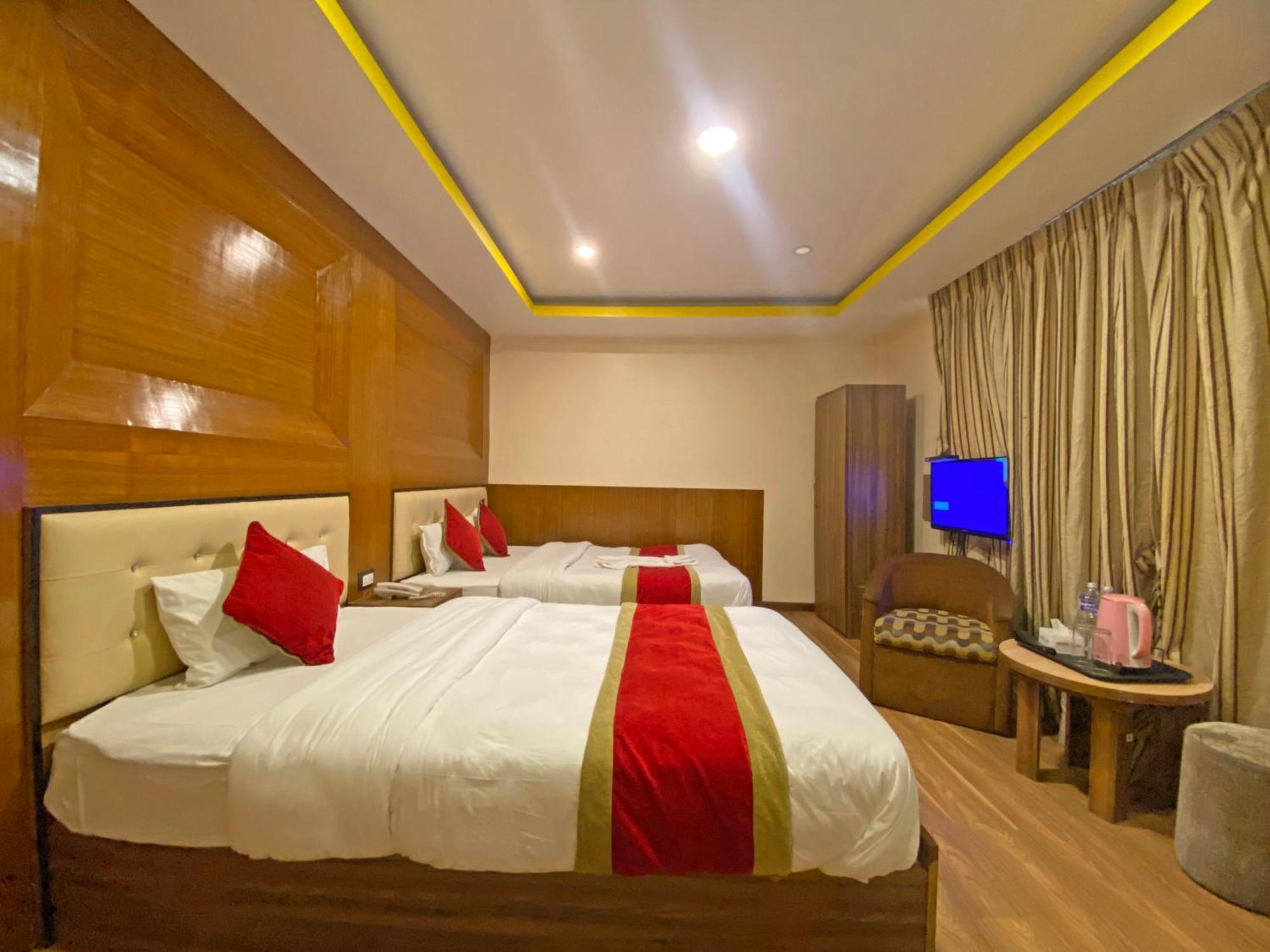 Hotel Airport Holiday Катманду Экстерьер фото