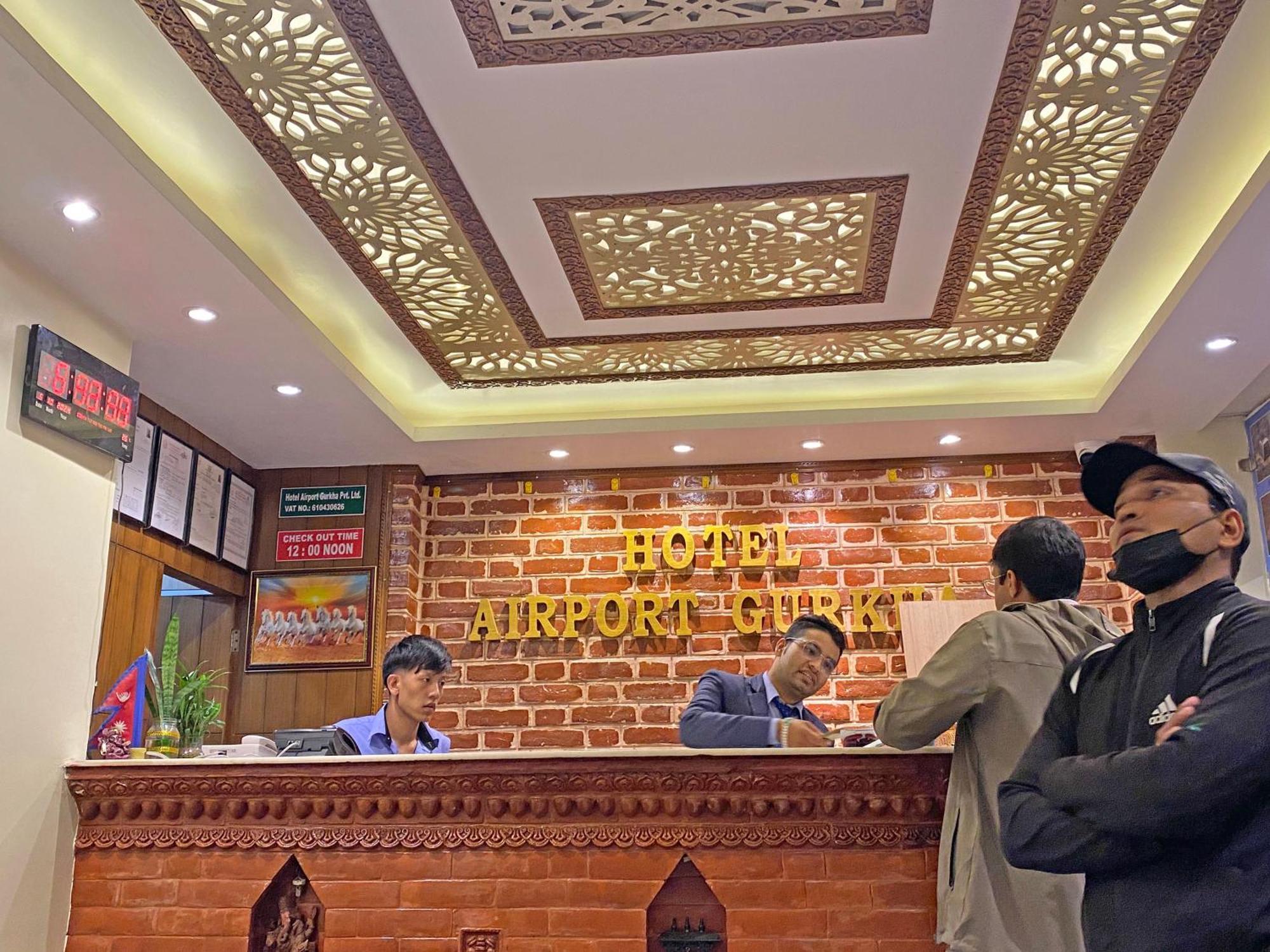 Hotel Airport Holiday Катманду Экстерьер фото