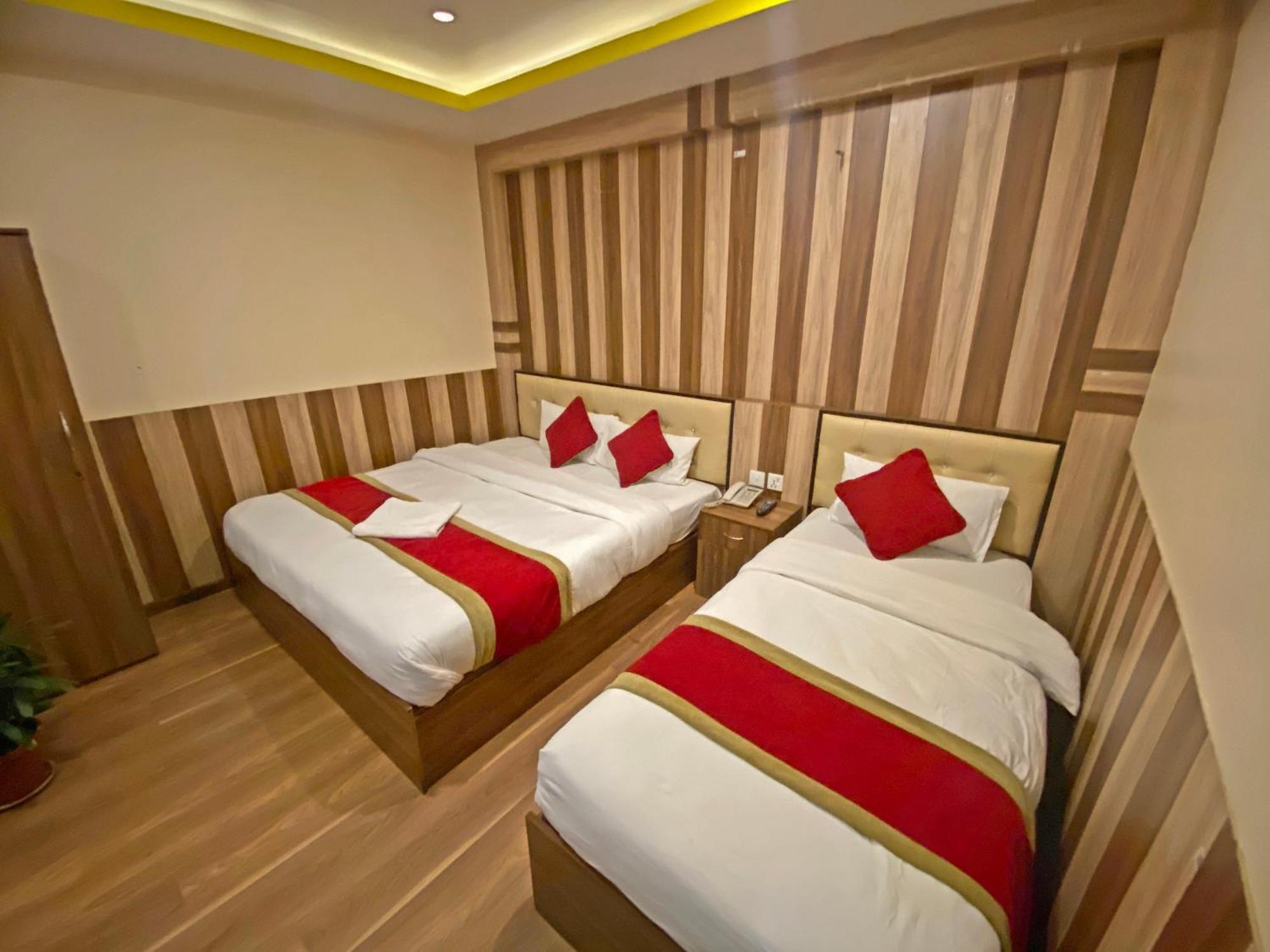 Hotel Airport Holiday Катманду Экстерьер фото