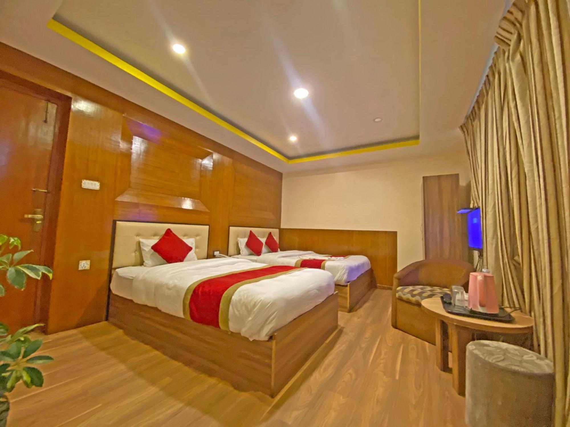Hotel Airport Holiday Катманду Экстерьер фото
